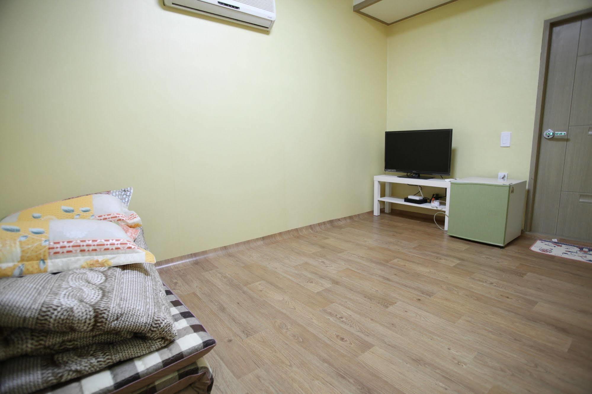 Dadam Guesthouse Yeosu Esterno foto